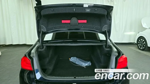 BMW 5 серии 2018 thumb 6