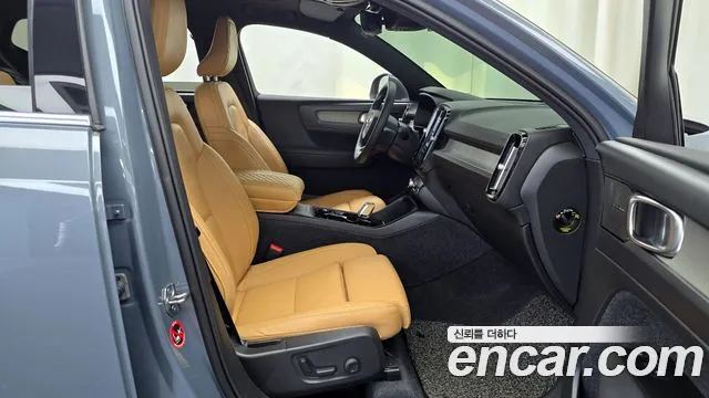 Volvo XC40 2021 thumb 11