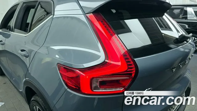 Volvo XC40 2021 thumb 7