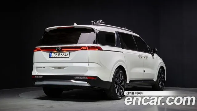 Kia Carnival 2021 thumb 10
