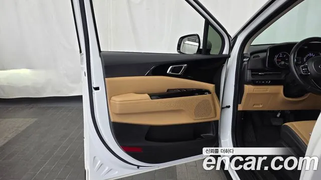 Kia Carnival 2021 thumb 2