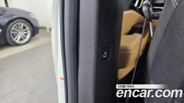 Kia Carnival 2021 thumb 12