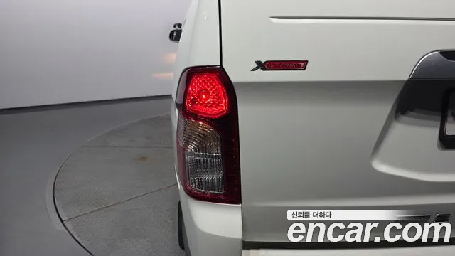 KGM Korando 2017 thumb 11