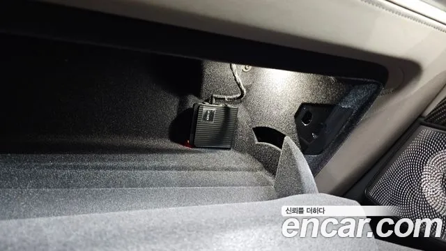 BMW X5M 2025 thumb 9
