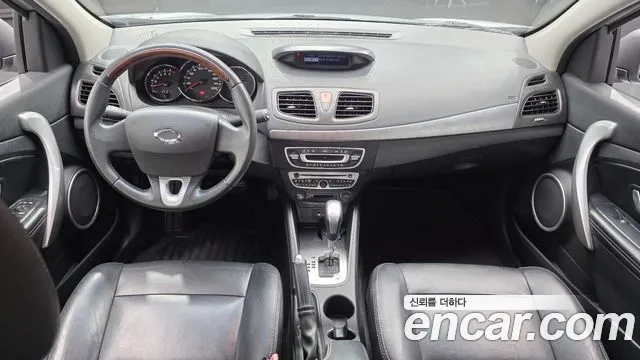 Renault SM3 2010 thumb 8