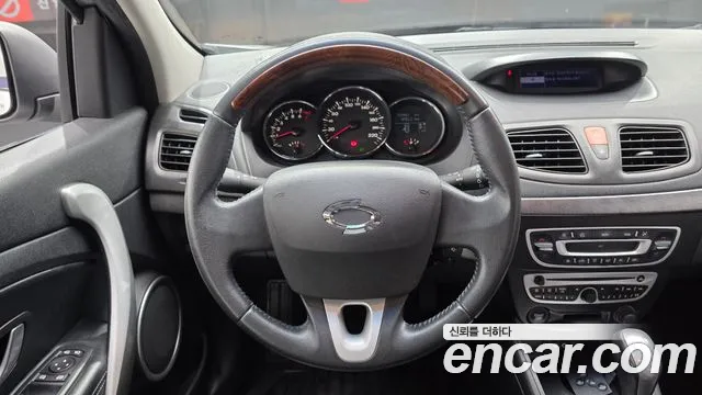 Renault SM3 2010 thumb 11