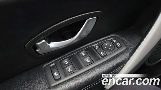 Renault SM3 2010 thumb 10