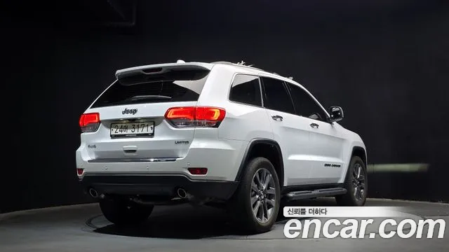 Jeep Grand Cherokee 2018 thumb 9