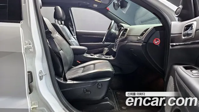 Jeep Grand Cherokee 2018 thumb 10