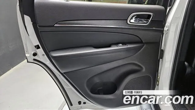 Jeep Grand Cherokee 2018 thumb 7