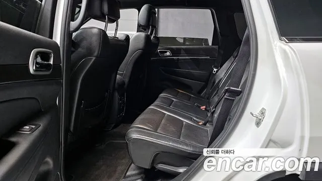 Jeep Grand Cherokee 2018 thumb 3