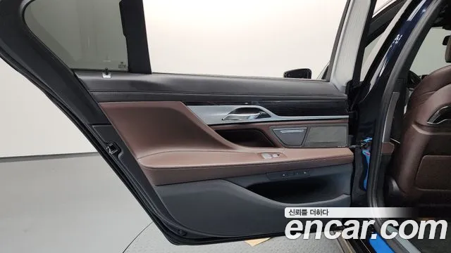 BMW 7 серии 2018 thumb 10