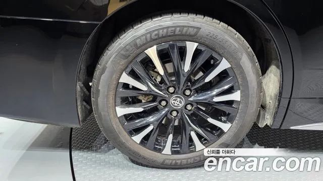Toyota Alphard 2025 thumb 6