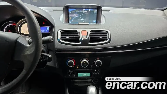 Renault SM3 2015 thumb 7