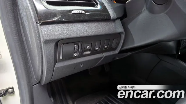 Renault SM3 2015 thumb 9