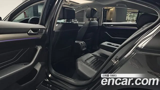 Volkswagen Passat GT 2022 thumb 11