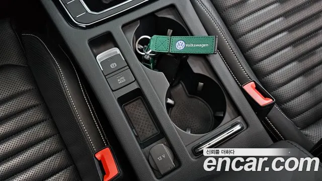 Volkswagen Passat GT 2022 thumb 4
