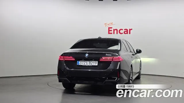 BMW 5 серии 2025 thumb 9
