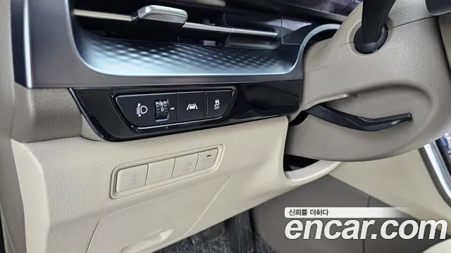Kia Carnival 2021 thumb 2