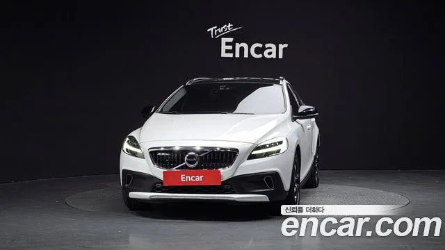 Volvo V40 Cross Country 2019 thumb 3