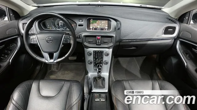 Volvo V40 Cross Country 2019 thumb 8