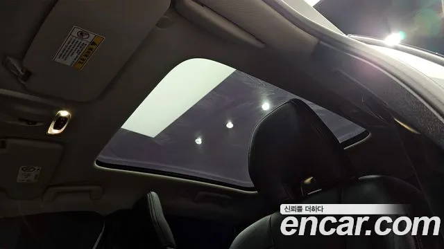Volvo V40 Cross Country 2019 thumb 7