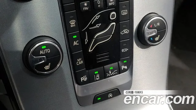 Volvo V40 Cross Country 2019 thumb 9