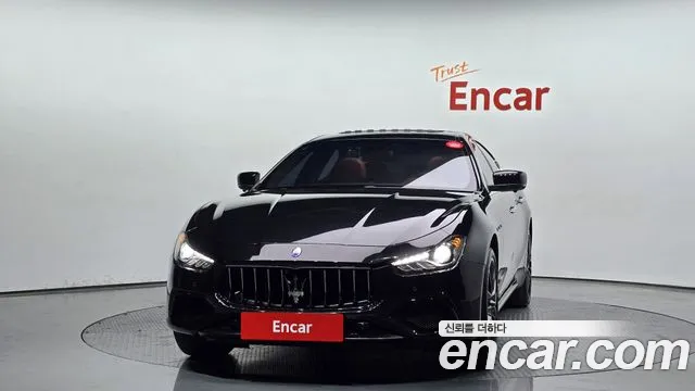Maserati Ghibli 2016 thumb 3