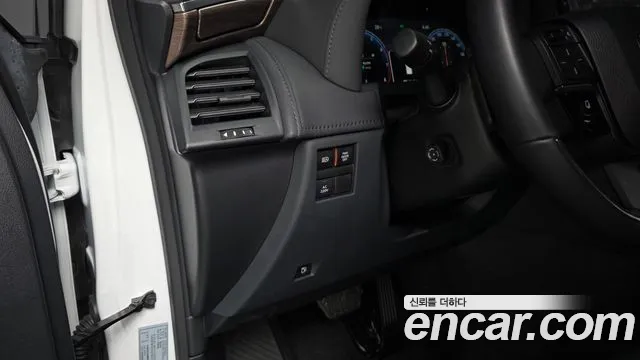 Toyota Alphard 2025 thumb 10