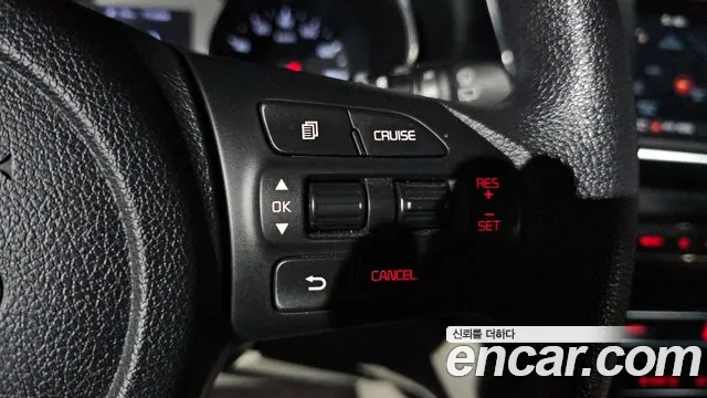 Kia Carnival 2018 thumb 9