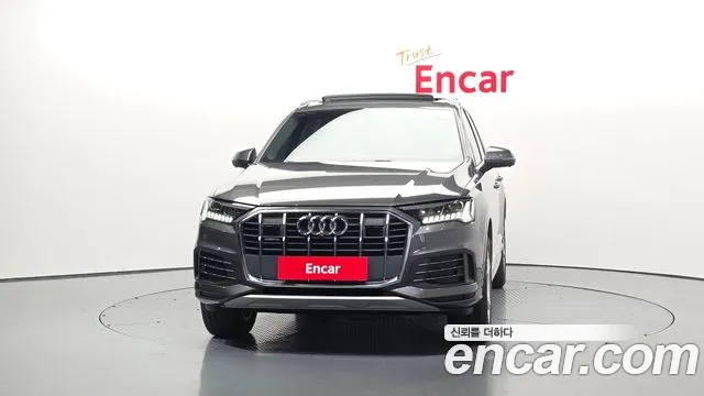 Audi Q7 2021 thumb 3
