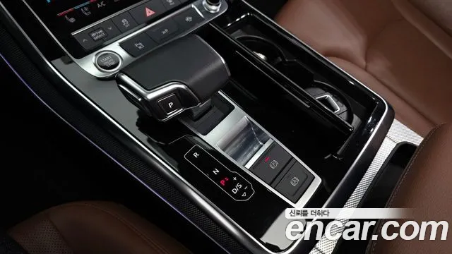 Audi Q7 2021 thumb 9