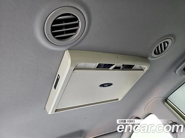KGM Korando 2013 thumb 11