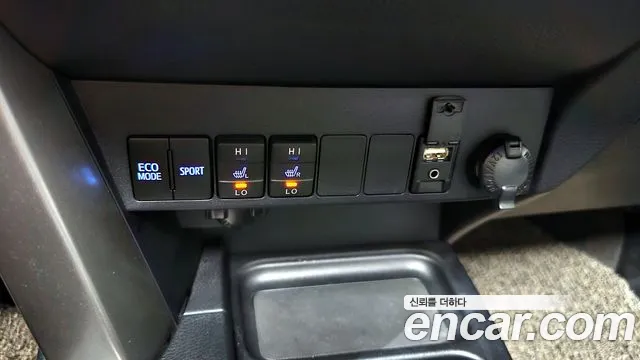 Toyota RAV4 2018 thumb 11
