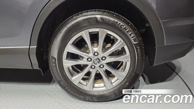 Toyota RAV4 2018 thumb 12