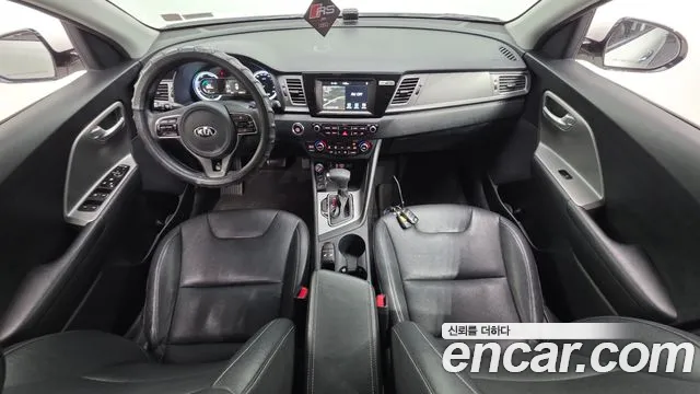 Kia Niro 2016 thumb 10