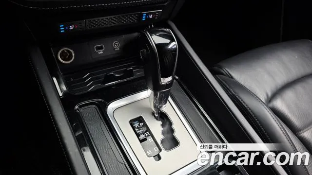 KGM Rexton 2018 thumb 2