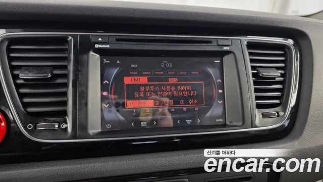 Kia Carnival 2014 thumb 9