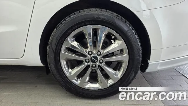 Kia Carnival 2014 thumb 7
