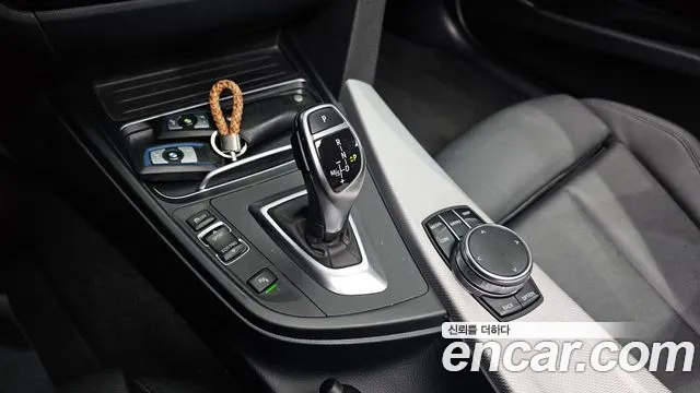 BMW 3 серии 2017 thumb 3