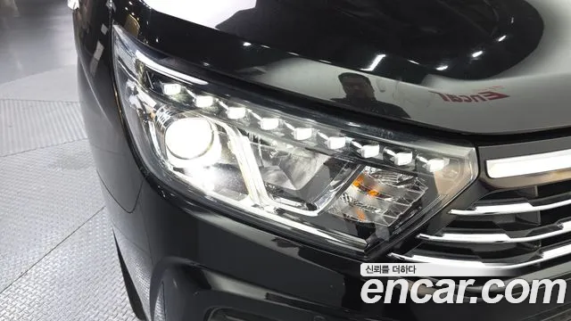 KGM Korando 2018 thumb 2