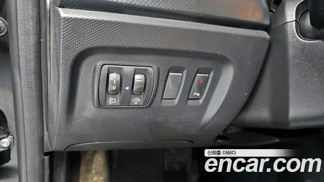 Renault QM3 2015 thumb 10