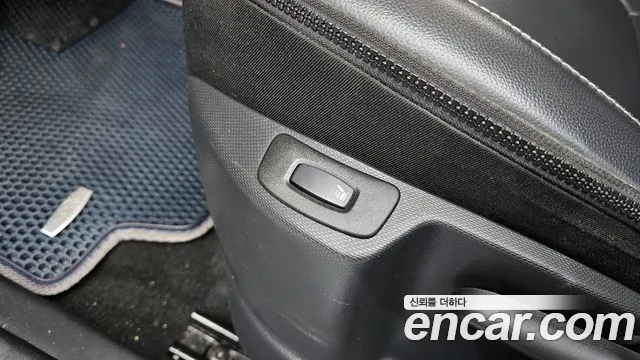 Renault QM3 2015 thumb 9