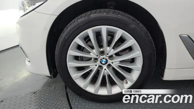 BMW 5 серии 2018 thumb 12