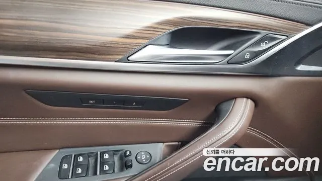 BMW 5 серии 2018 thumb 4