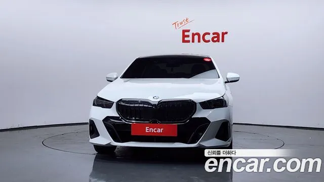 BMW 5 серии 2024 thumb 9