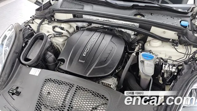 Porsche Macan 2018 thumb 5