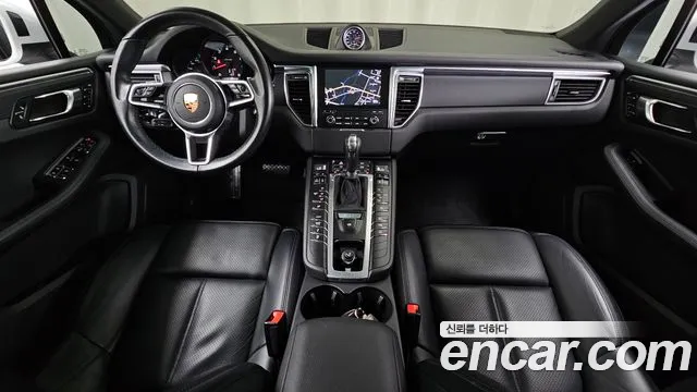 Porsche Macan 2018 thumb 4