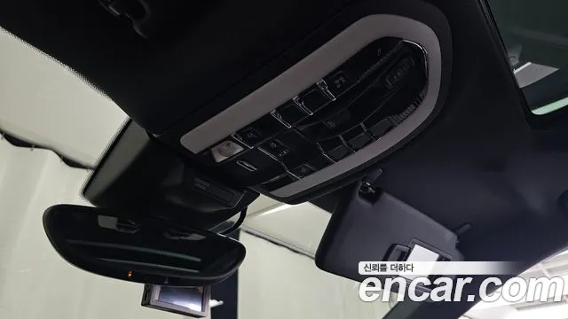 Porsche Macan 2018 thumb 10