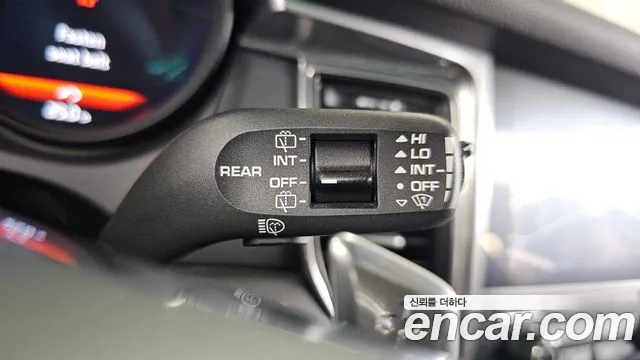 Porsche Macan 2018 thumb 12
